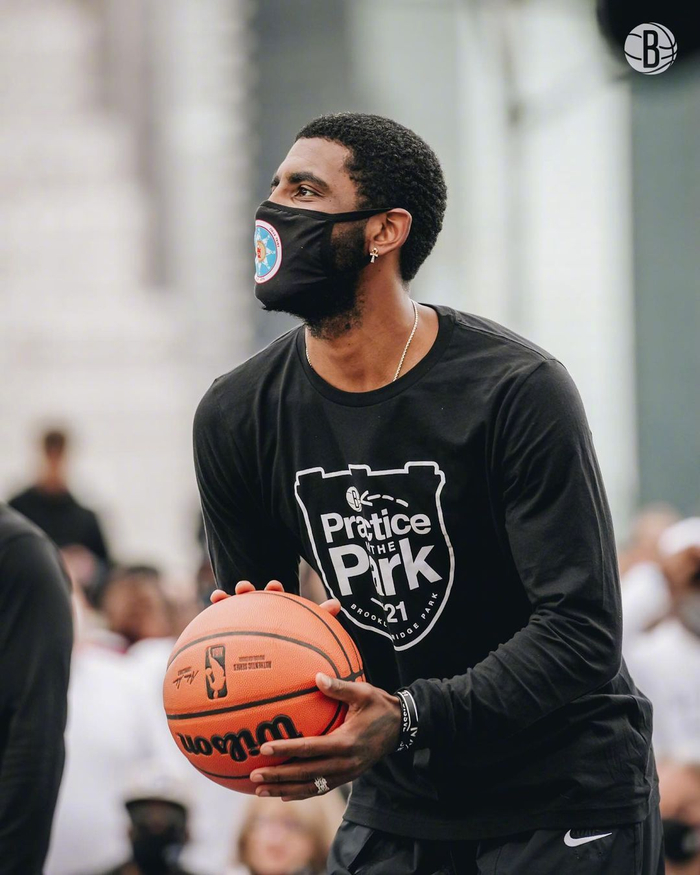 帕尔马官方：铃木彩艳左手中指及手舟骨复合骨折，将接受手术（帕尔马通报：铃木彩艳左手中指与腕舟骨复合性骨折，将接受手术）