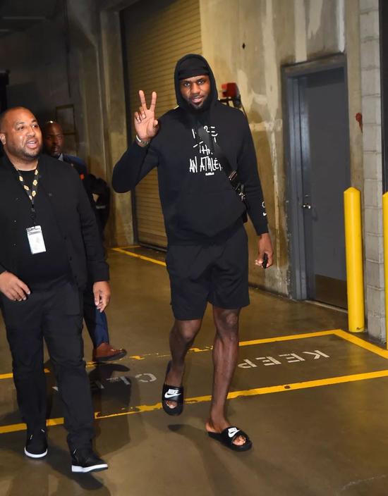 欧联前瞻：萨格勒布迪纳摩近2场狂丢7球，贝蒂斯5轮不败（欧联展望：萨格勒布迪纳摩近两战丢7球，贝蒂斯近五轮不败）