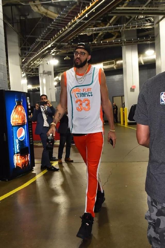 药厂高层谈滕哈赫：一开始选的方向就不太对，就算赢球也会解雇他（药厂高层：滕哈赫起步方向就错了，即使赢球也难免被解雇）