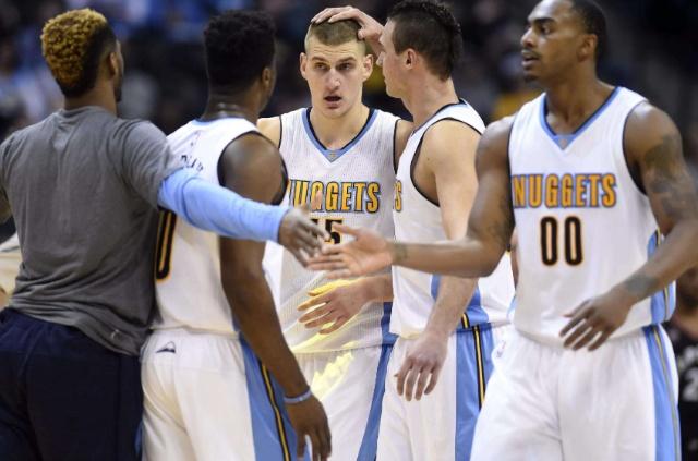 孔帕尼：凯恩和对手的手臂位置几乎一样，这种情况不该判点球（孔帕尼质疑判罚：凯恩与对手手臂位置几乎一致，不应判点球）