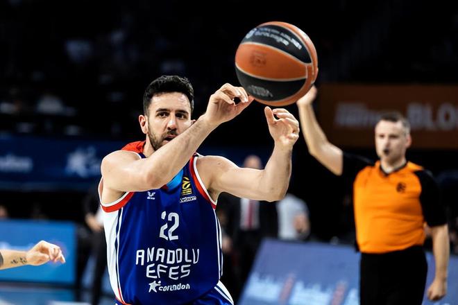 快船内线攻势持续发力（快船内线进攻势头不减）